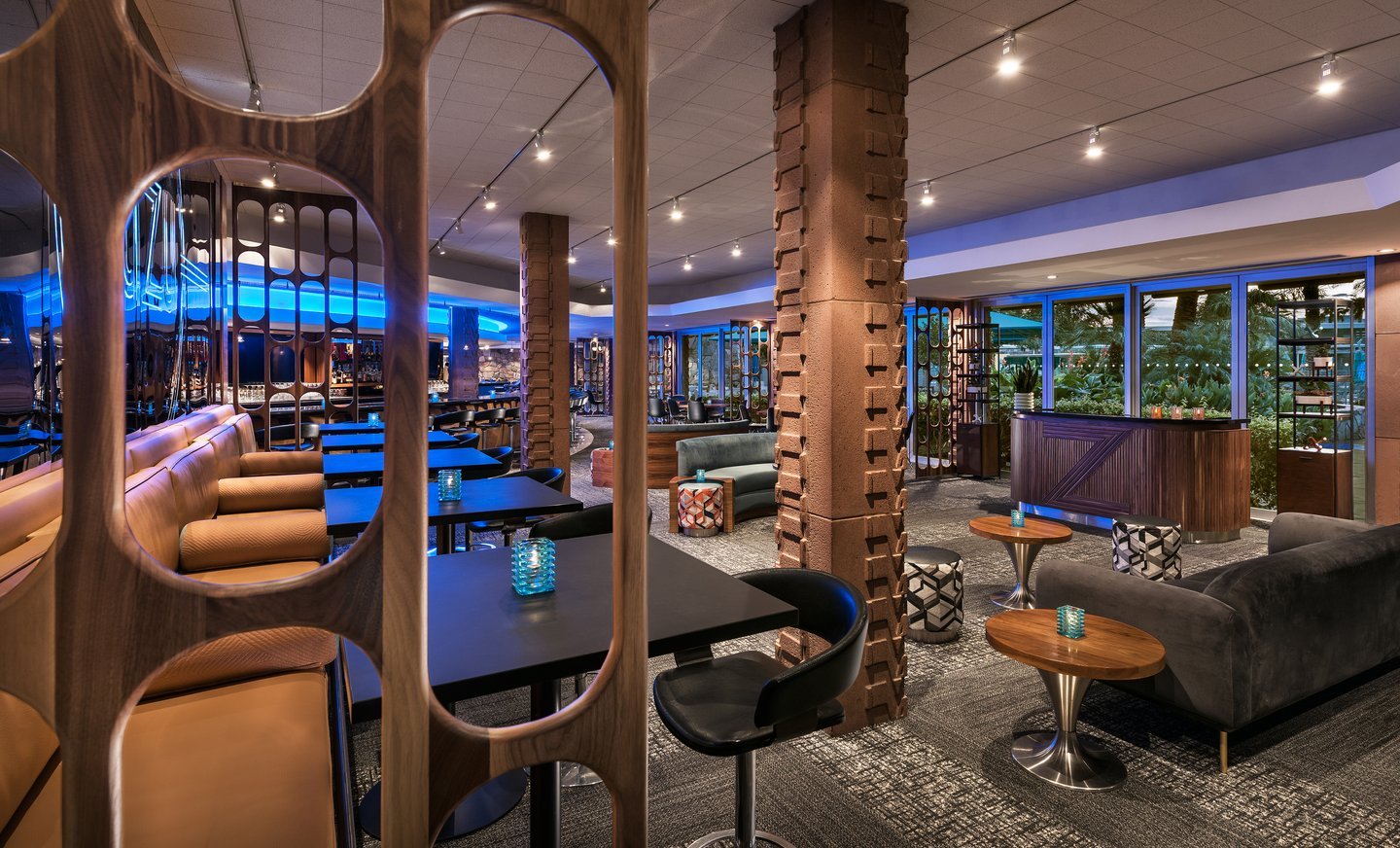 The bar at Hotel Valley Ho.